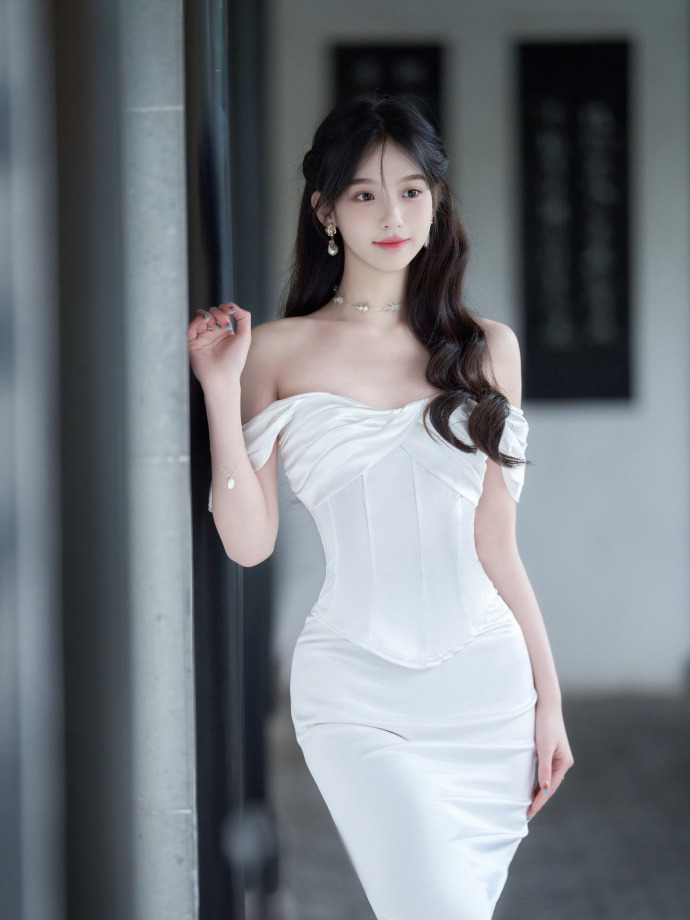 观影场景配图 · 多屏也能推荐克制 · 成长