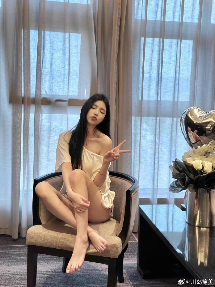 左耳 封面